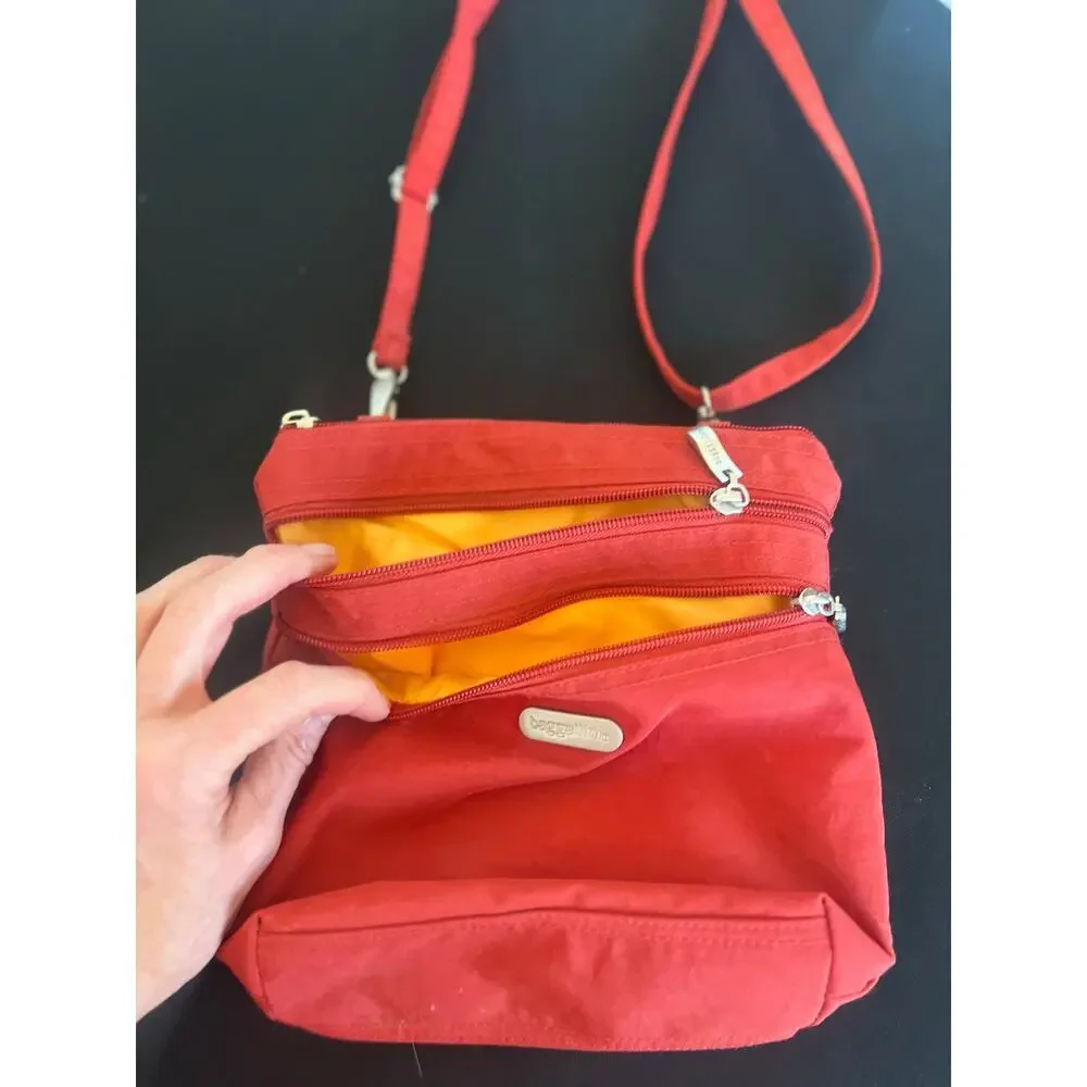 BAGGALLINI CROSSBODY BAG PURSE REMOVABLE STRAPS EXTRA POCKETS RED